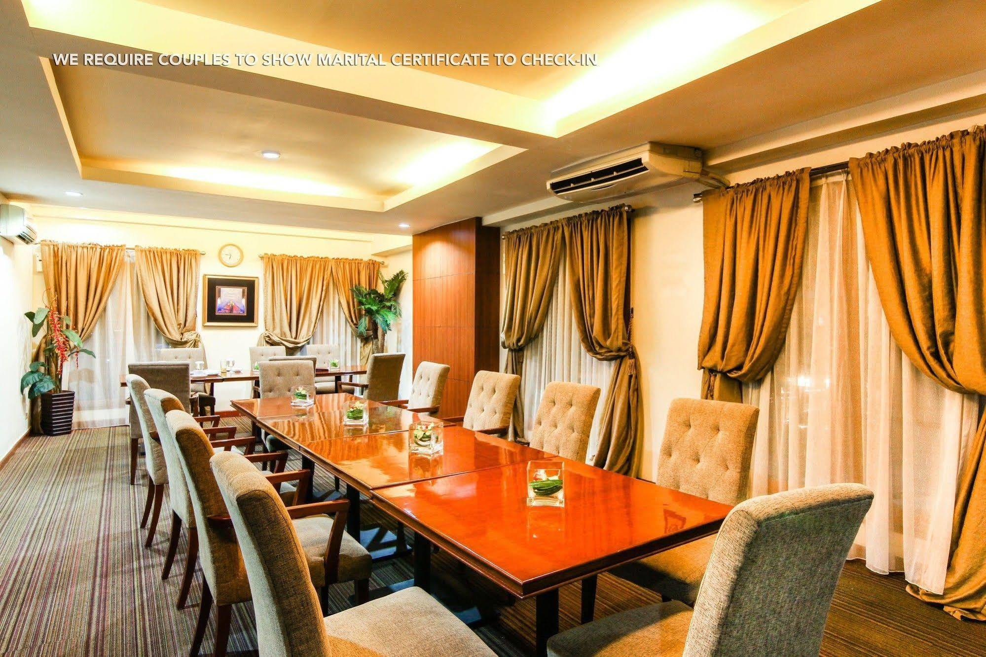 Zen Premium Menteng Syariah Giacarta Esterno foto