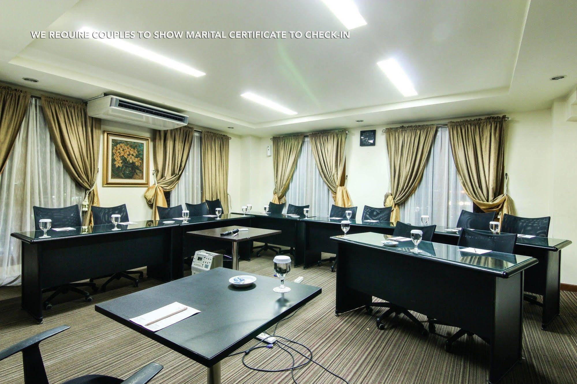Zen Premium Menteng Syariah Giacarta Esterno foto